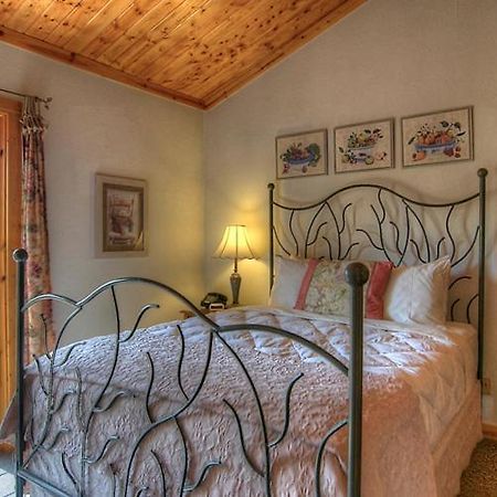 Wild Horse Inn Fraser Extérieur photo