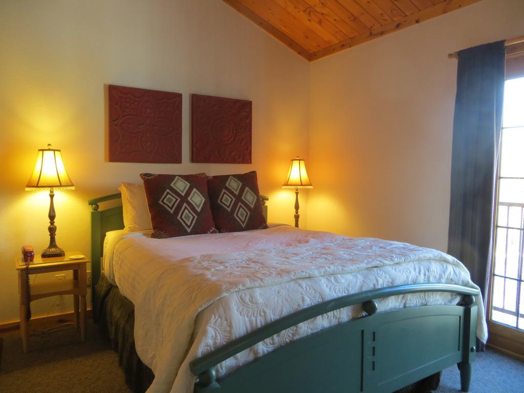 Wild Horse Inn Fraser Extérieur photo