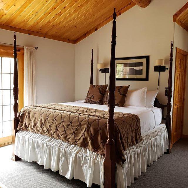 Wild Horse Inn Fraser Extérieur photo